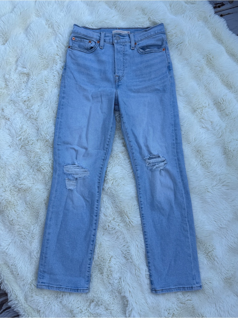 Levi’s wedgie straight light wash distressed jeans